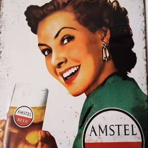 Metalen Bord Amstel Vintage Dame met glas bier 30x20 cm