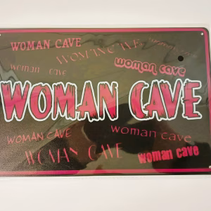 metalen bord woman cave