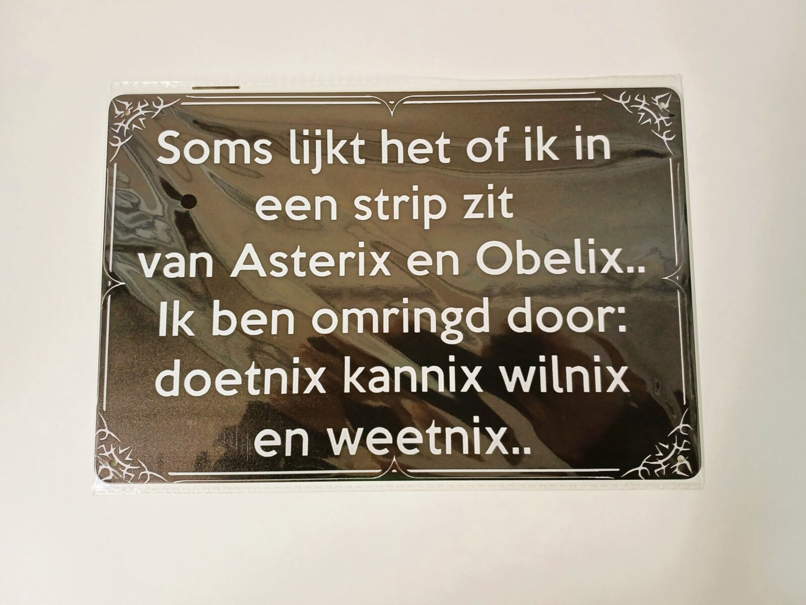 metalen bord soms lijkt het of ik in een strip zit