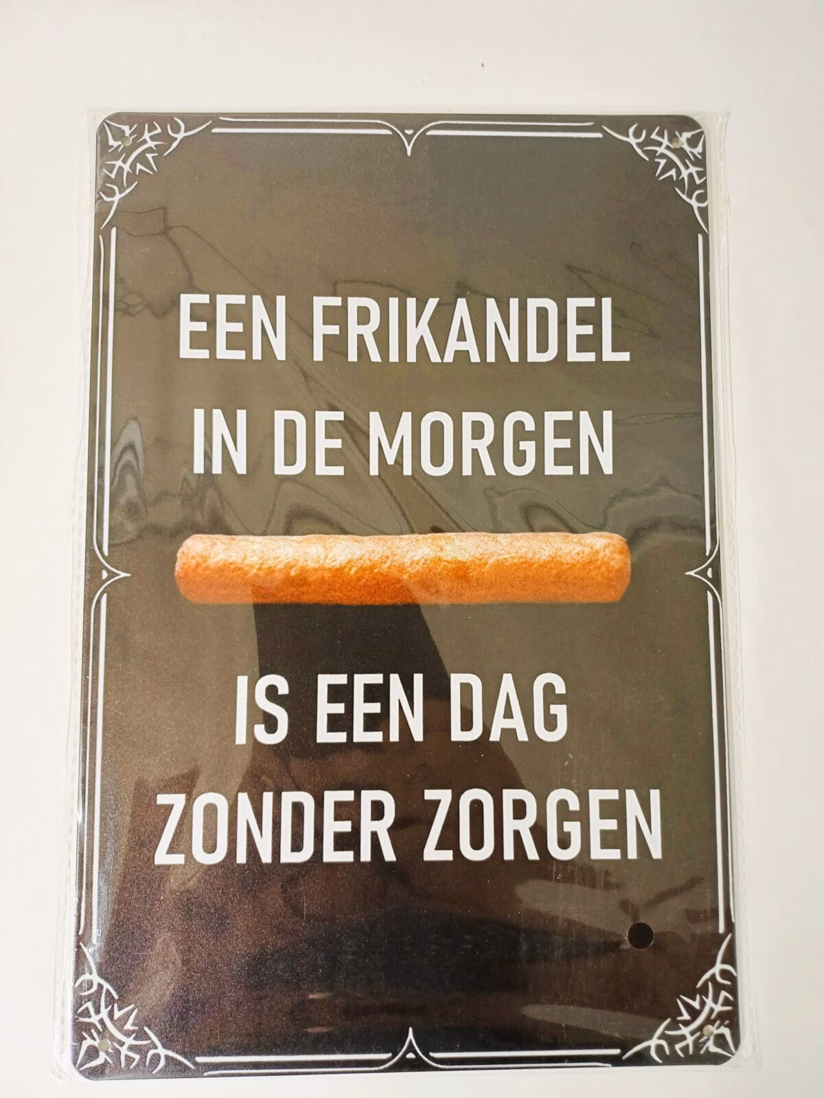 metalen bord een frikandel in de morgen 1 metalen bord een frikandel in de morgen