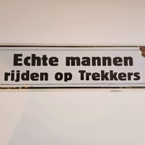Echte mannen rijden op trekkers