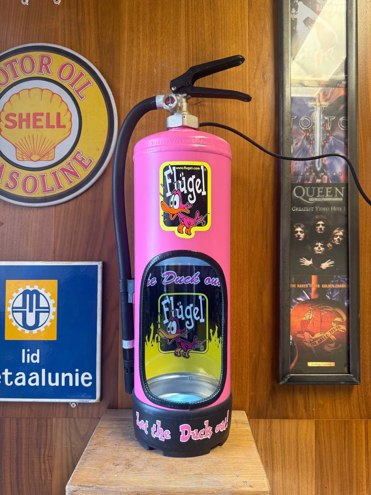 Brandblusser Lamp Flügel | Unieke Pink Edition Mancave Lamp 1 Brandblusser Lamp Flügel Pink Edition
